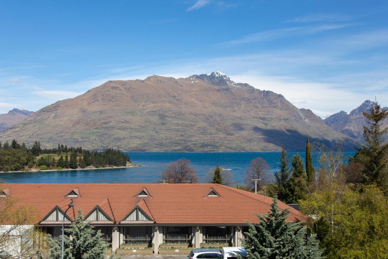 Ramada By Wyndham Queenstown Central Eksteriør billede
