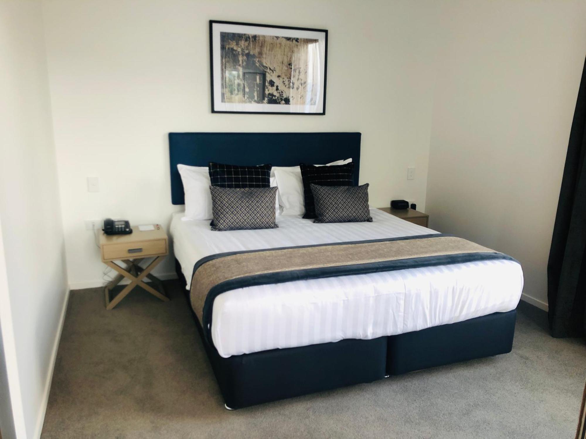 Ramada By Wyndham Queenstown Central Eksteriør billede