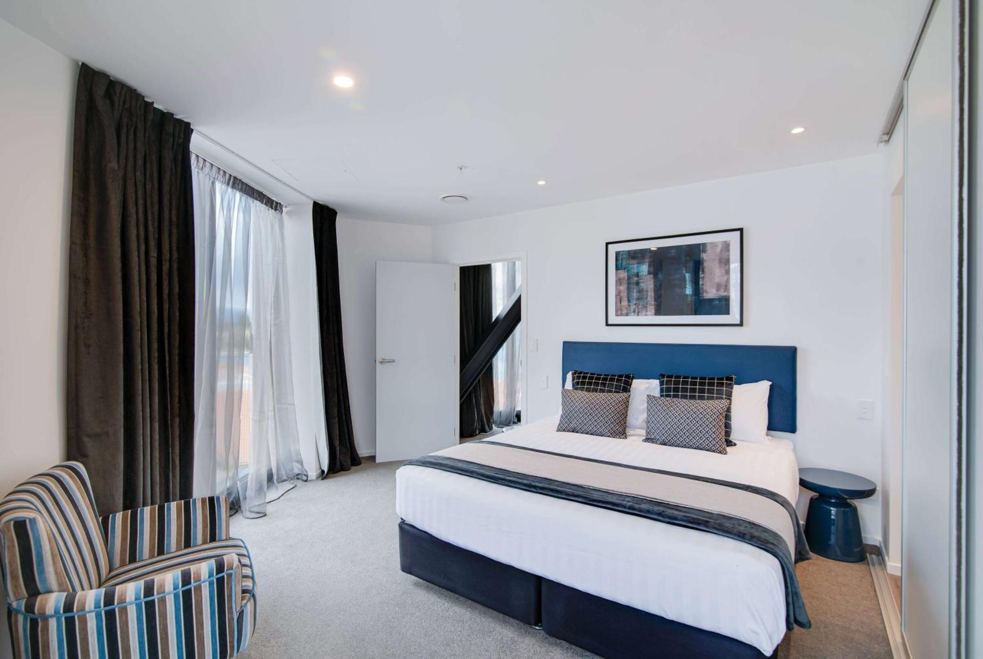 Ramada By Wyndham Queenstown Central Eksteriør billede