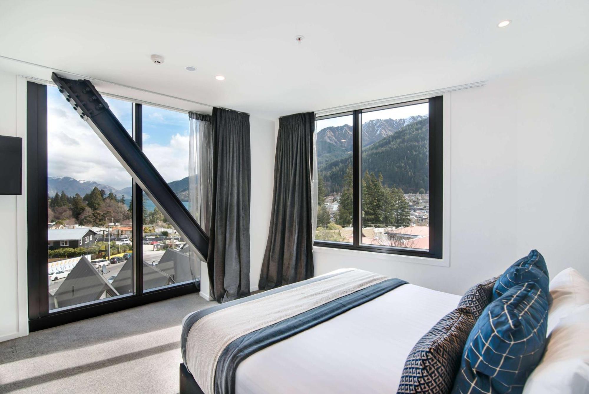 Ramada By Wyndham Queenstown Central Eksteriør billede