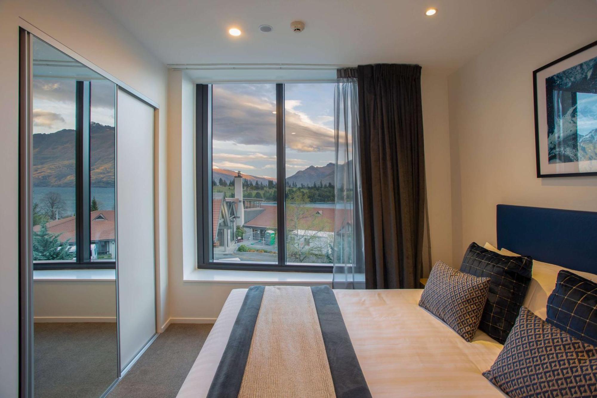 Ramada By Wyndham Queenstown Central Eksteriør billede