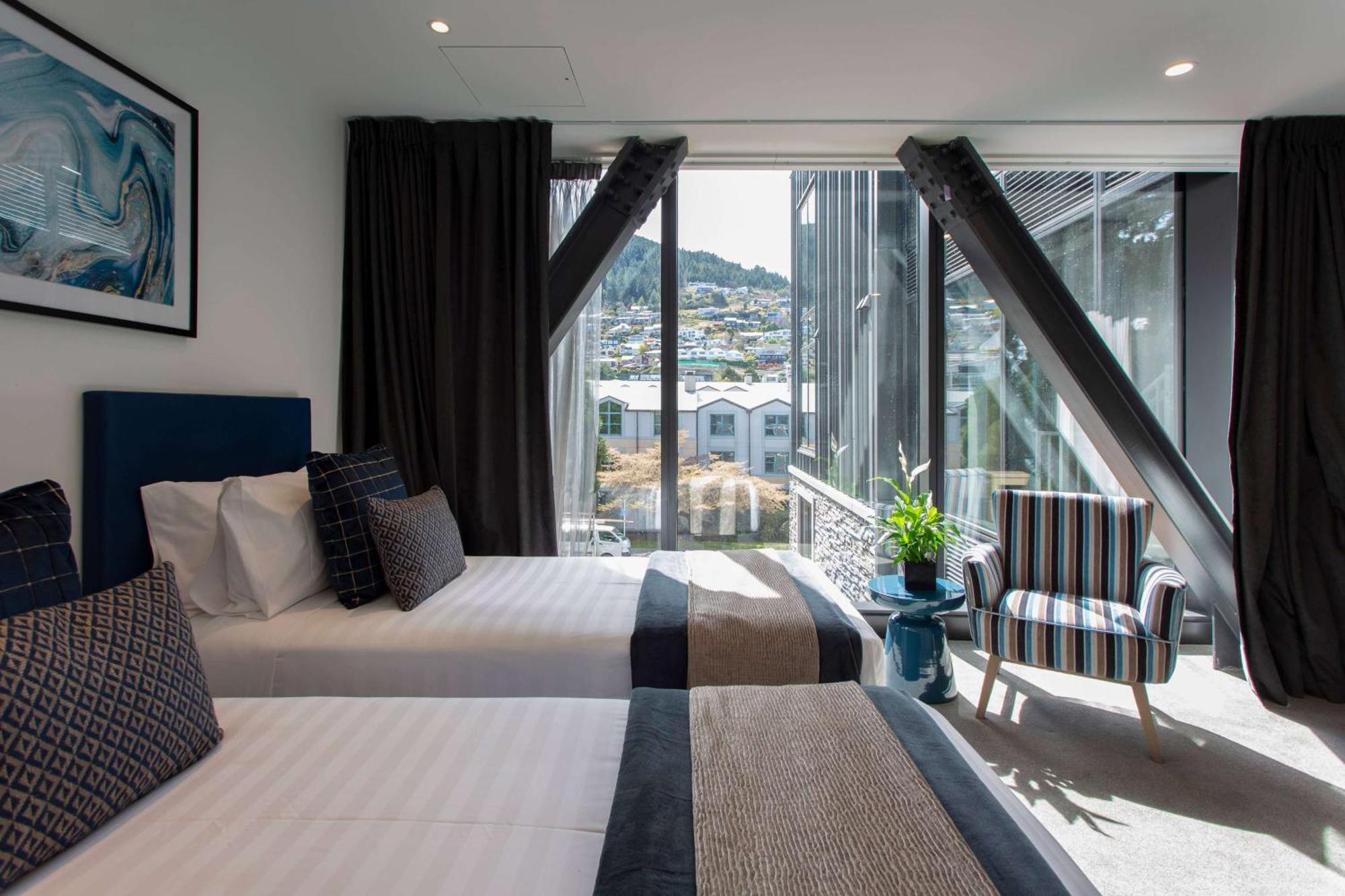 Ramada By Wyndham Queenstown Central Eksteriør billede