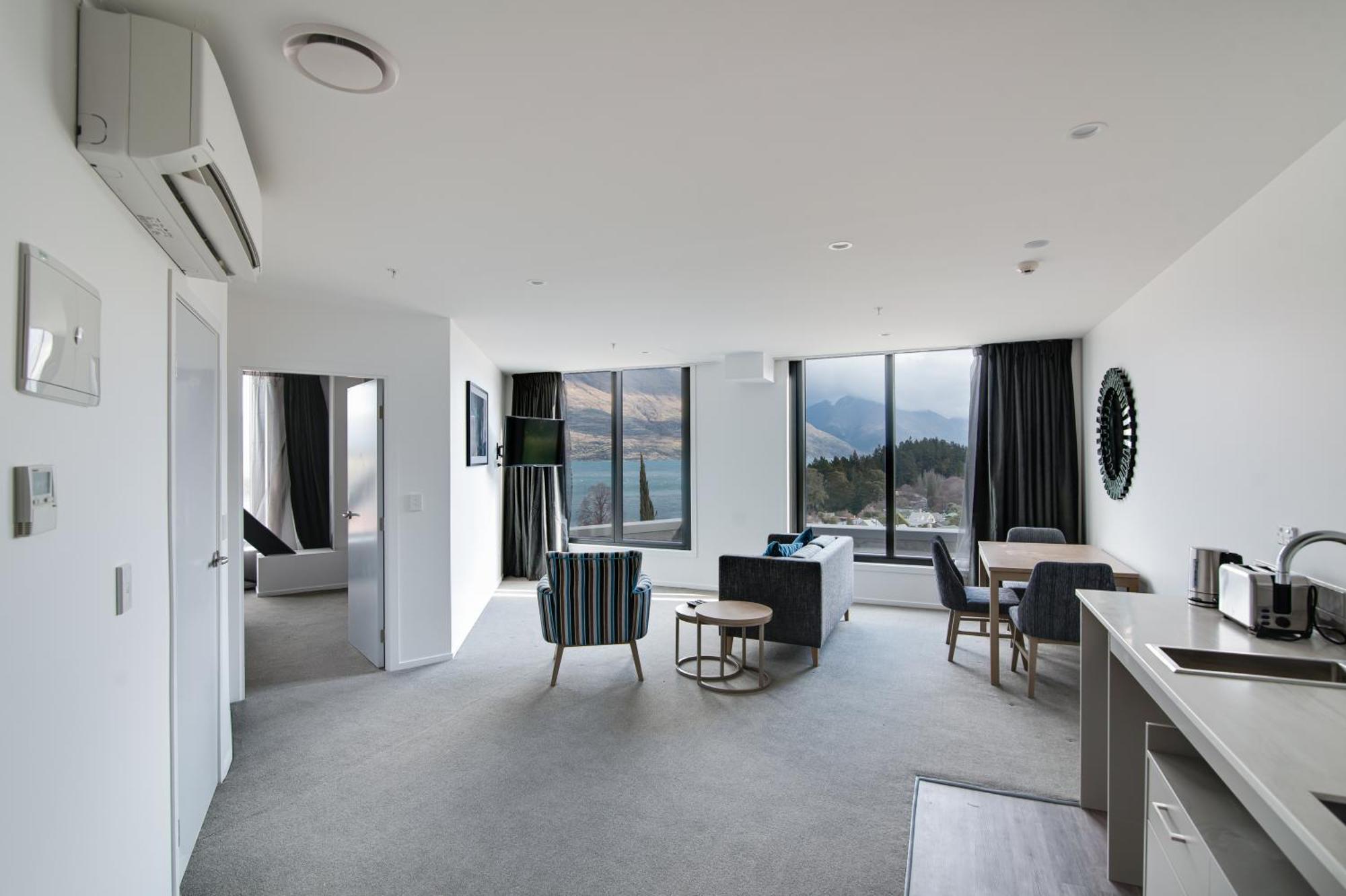Ramada By Wyndham Queenstown Central Eksteriør billede
