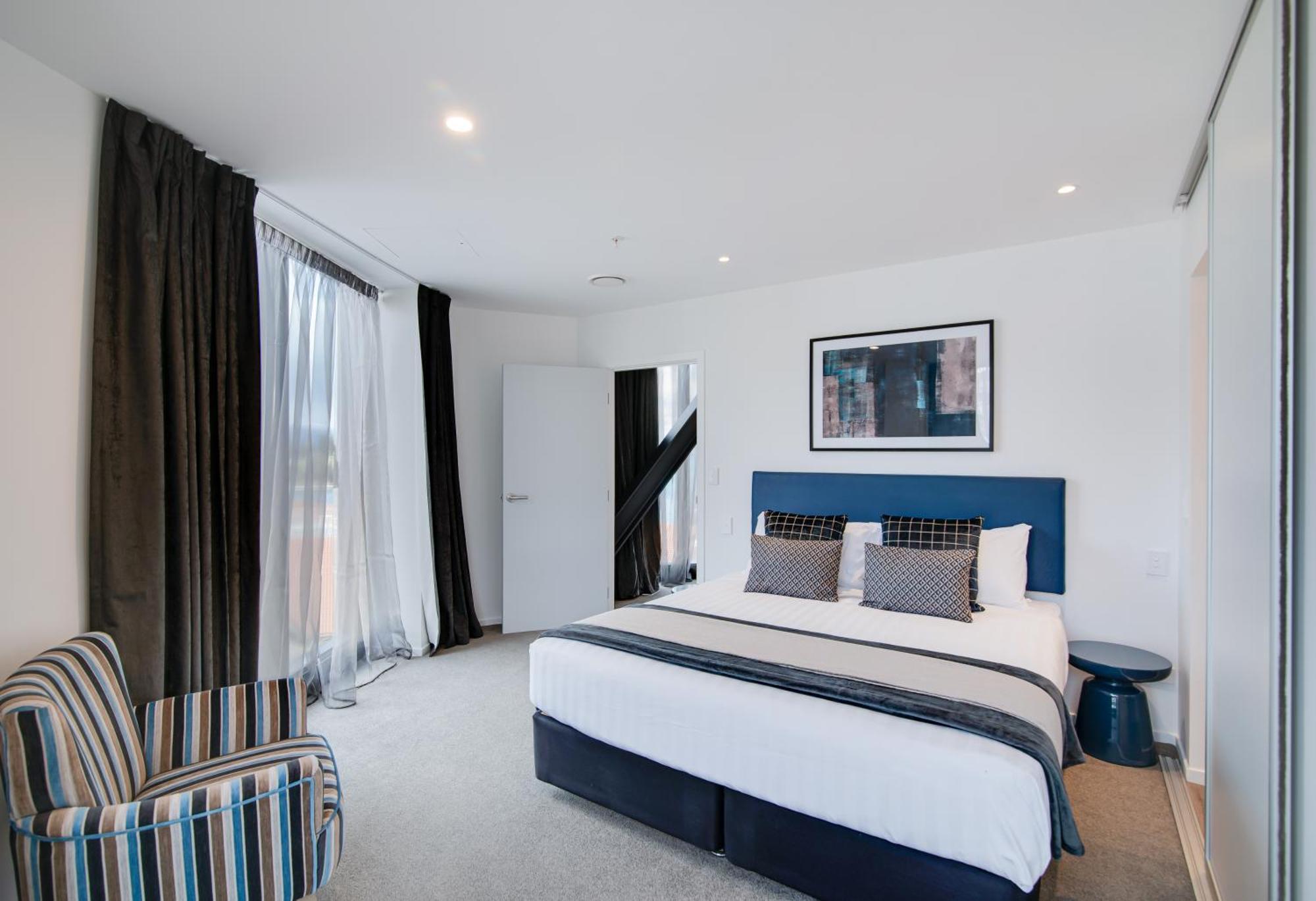 Ramada By Wyndham Queenstown Central Eksteriør billede